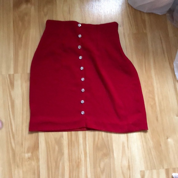 Red skirt - Picture 1 of 2